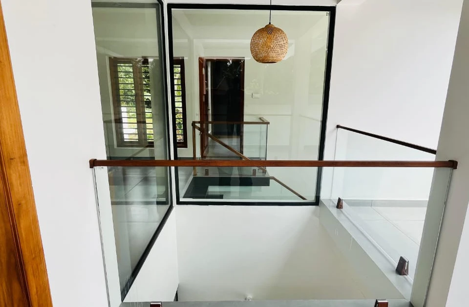 Indoor & Commercial Glass Railings